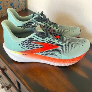 Brooks Hyperion Max